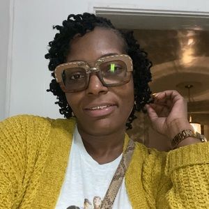 Meet your Posher, Bernadette